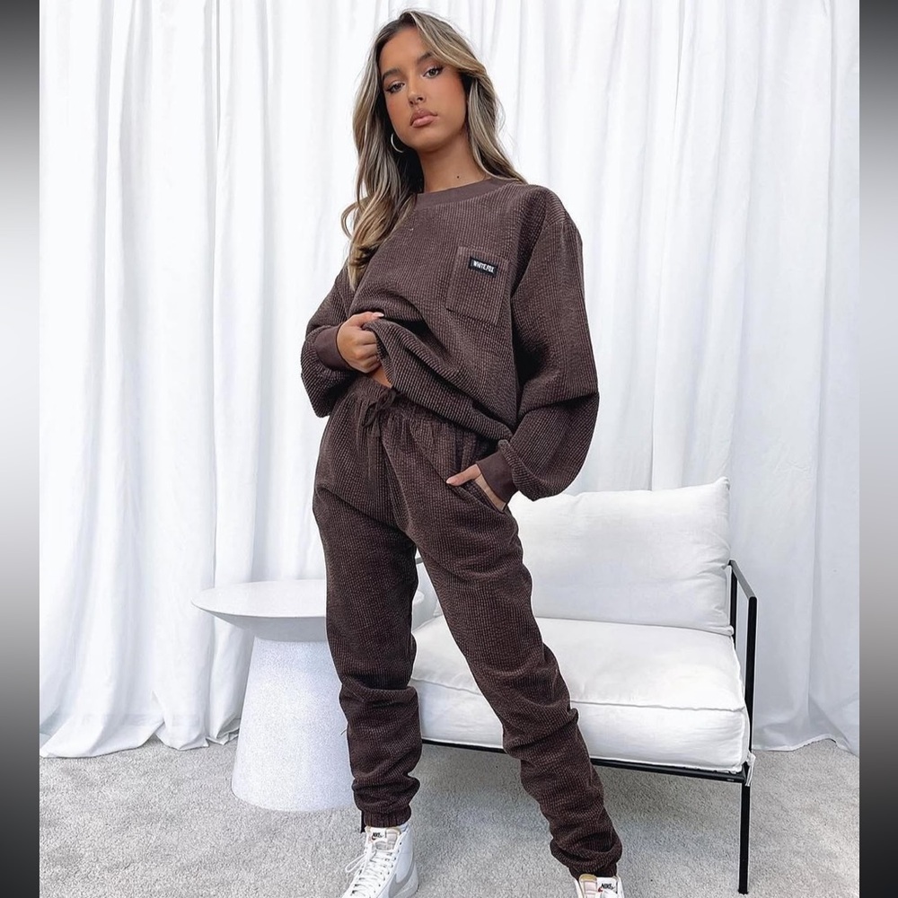 White fox lounge set